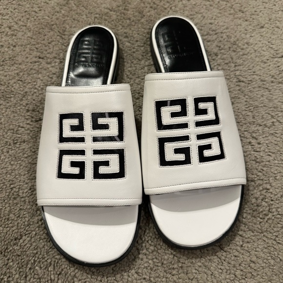 Givenchy Shoes - Givenchy White 4G Flat Sandals Sz 40/8.5